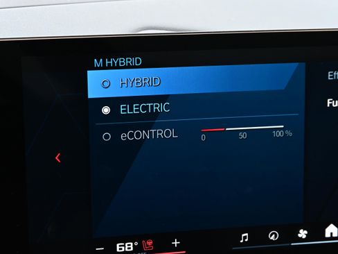 Used 2025 BMW M5 w/ Executive Package image 41