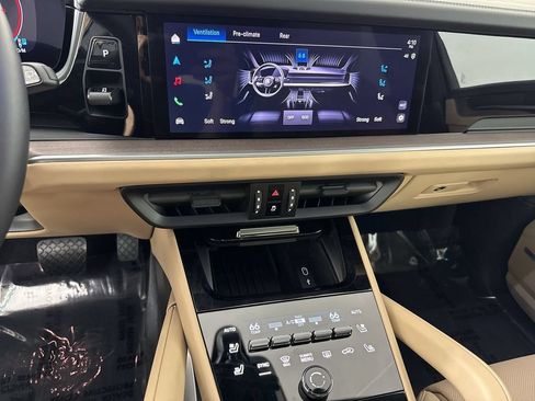 Certified 2026 Porsche Cayenne E-Hybrid AWD/4WD image 30