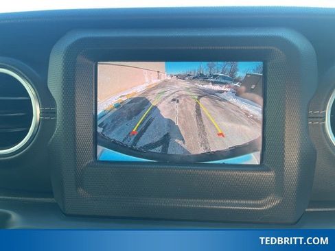 Used 2021 Jeep Wrangler Unlimited Sahara w/ LED Lighting Group image 33