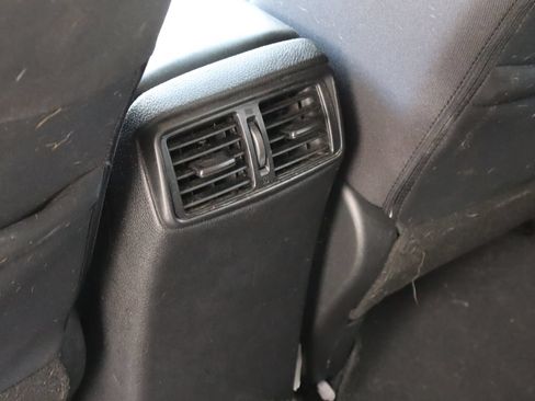 Used 2019 Nissan Rogue SV w/ Premium Package FWD image 19