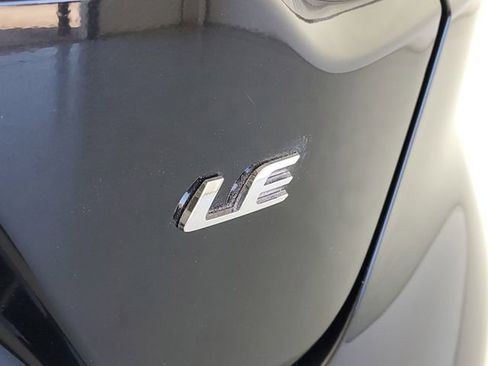 Used 2022 Toyota Corolla LE image 10