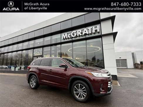 Used 2018 Toyota Highlander XLE image 1