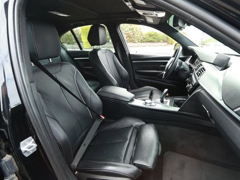 Used 2018 BMW 330e image 31