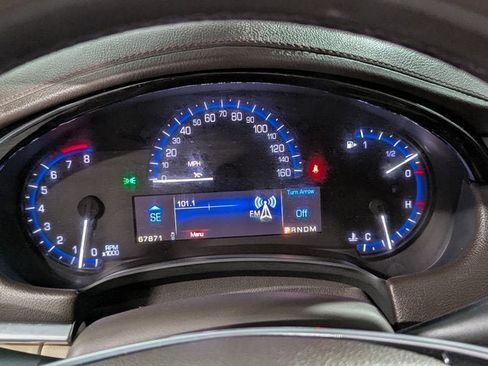 Used 2015 Cadillac XTS Luxury image 34