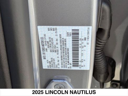 Used 2025 Lincoln Nautilus Black Label AWD/4WD image 29