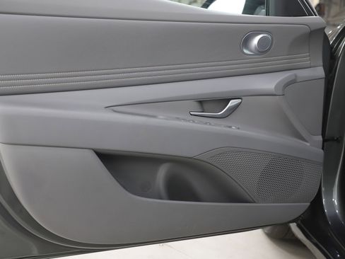 Used 2024 Hyundai Elantra SEL w/ Convenience Package image 17