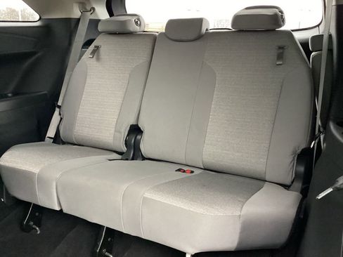 Used 2025 Toyota Sienna LE image 14