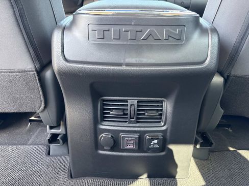 Used 2024 Nissan Titan SV w/ SV Convenience Package RWD image 29