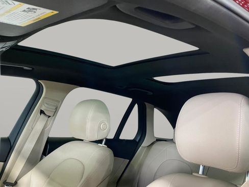 Used 2018 Mercedes-Benz GLC 300 4MATIC image 29