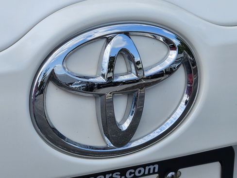 Certified 2019 Toyota Highlander XLE FWD image 31