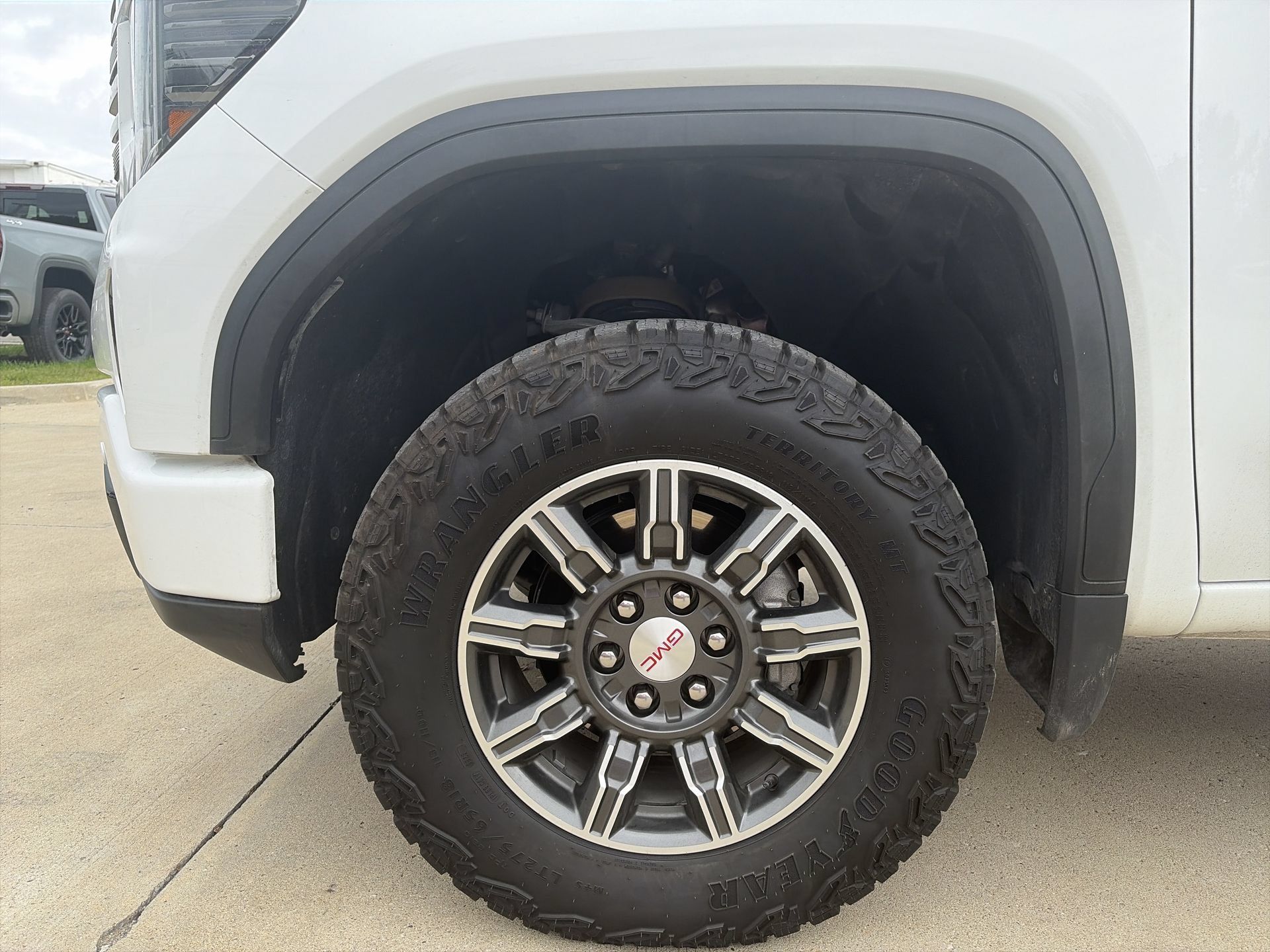 Used 2025 GMC Sierra 1500 AT4 AWD/4WD image 34