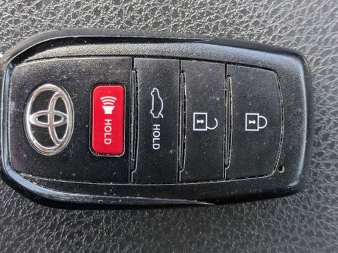Used 2025 Toyota Camry LE FWD image 32