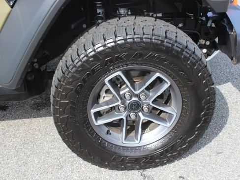 Used 2026 Jeep Gladiator Mojave AWD/4WD image 32