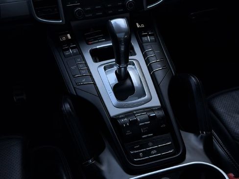 Used 2017 Porsche Cayenne GTS AWD/4WD image 16