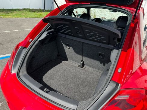 Used 2012 Volkswagen Beetle Turbo FWD image 33