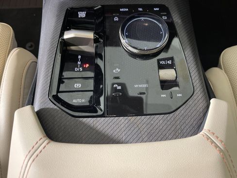 Used 2025 BMW X3 xDrive30i w/ Premium Package image 19