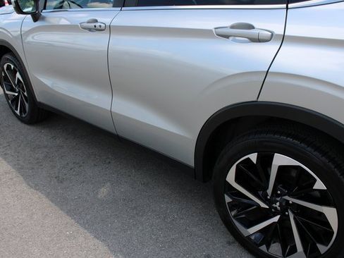 Used 2022 Mitsubishi Outlander SE image 51