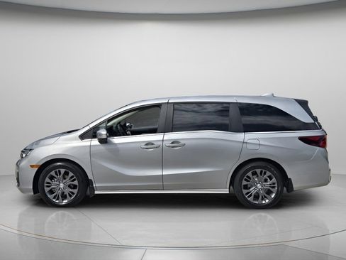 Certified 2025 Honda Odyssey Touring image 4