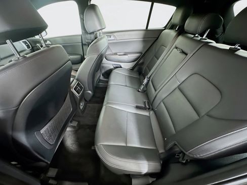 Used 2020 Kia Sportage S image 27