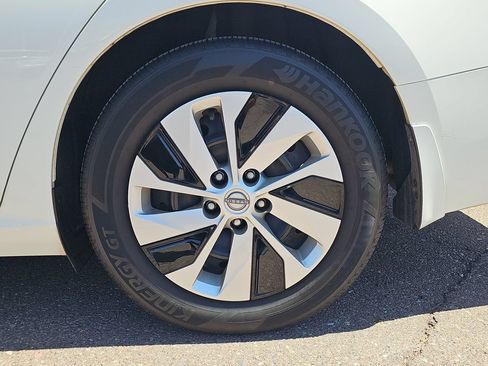 Used 2024 Nissan Altima 2.5 S FWD image 31