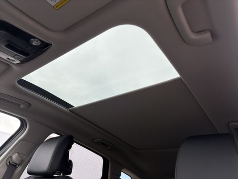 Used 2025 Kia Sportage SX Prestige image 30