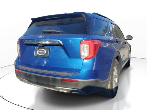 Used 2023 Ford Explorer XLT w/ Equipment Group 202A RWD image 5