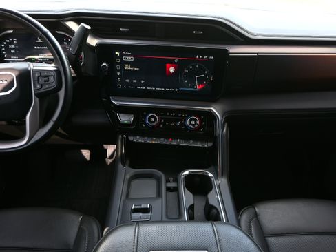 Used 2024 GMC Sierra 3500 Denali w/ Denali Reserve Package image 15