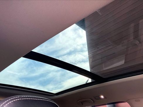 Used 2022 Volkswagen Atlas SEL Premium image 21