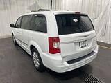 Used 2015 Chrysler Town & Country Touring image 5