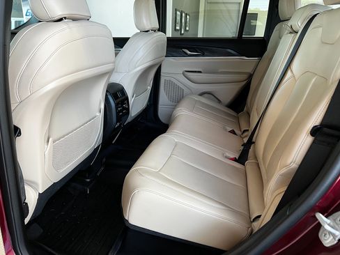 Used 2023 Jeep Grand Cherokee Limited AWD/4WD image 23