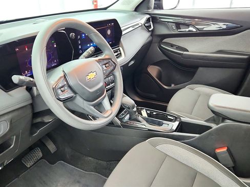 Used 2025 Chevrolet TrailBlazer LT image 9