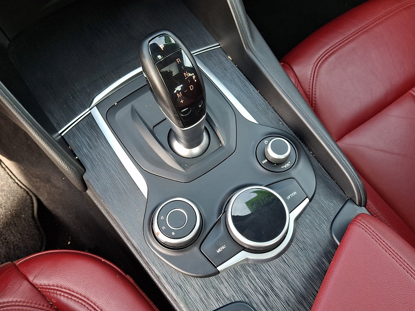 Used 2018 Alfa Romeo Giulia AWD image 15