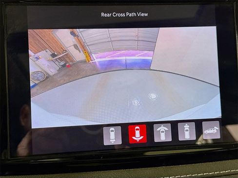 Used 2022 Chrysler Pacifica Limited image 32