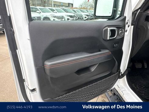 Used 2023 Jeep Gladiator Mojave w/ Cold Weather Group image 21