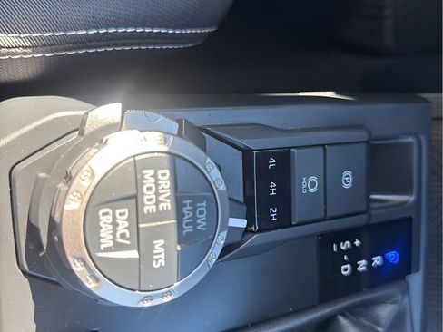 Used 2024 Toyota Tacoma TRD Off-Road image 22