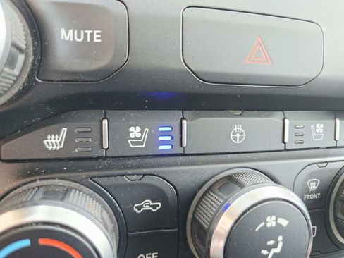 Used 2019 RAM 1500 Laramie w/ Bed Utility Group AWD/4WD image 28