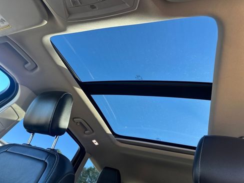 Used 2019 Ford Escape Titanium image 22