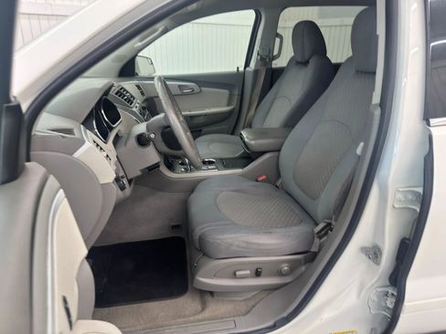 Used 2011 Chevrolet Traverse LT image 16