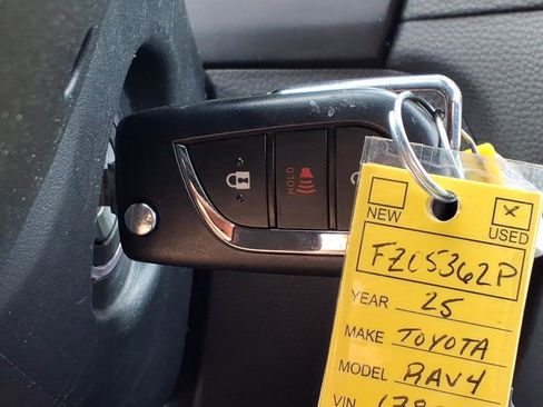 Used 2025 Toyota RAV4 LE AWD/4WD image 15