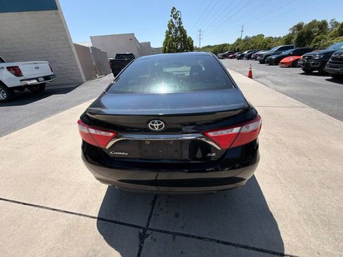 Used 2016 Toyota Camry SE FWD image 4