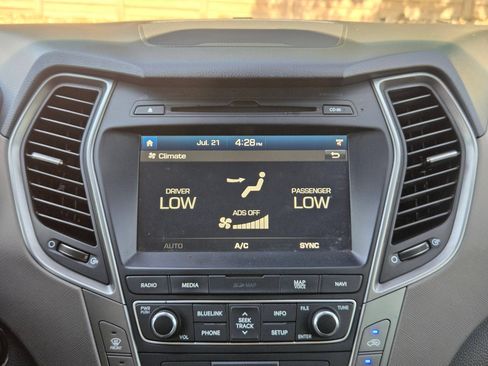 Used 2017 Hyundai Santa Fe Sport w/ 2.0T Ultimate Tech Package 05 FWD image 17
