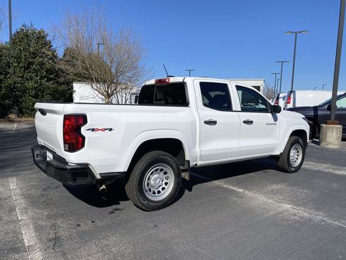 Used 2025 Chevrolet Colorado W/T w/ WT Convenience Package II image 9
