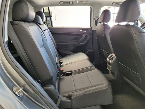 Used 2018 Volkswagen Tiguan S image 19