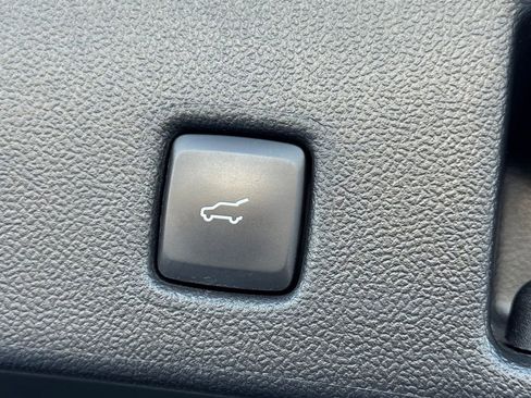 Used 2022 Ford Escape SEL image 35