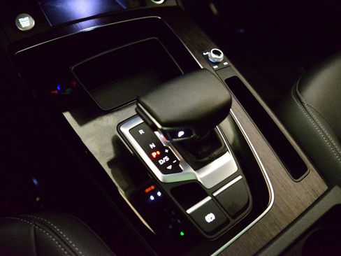 Certified 2023 Audi Q5 2.0T Premium w/ Convenience Package image 15