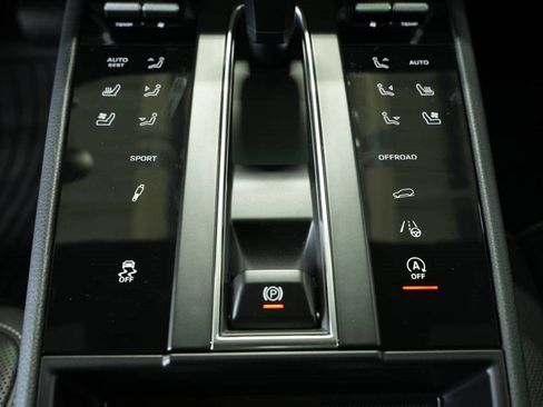 New 2025 Porsche Macan image 22