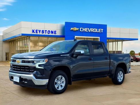 Used 2023 Chevrolet Silverado 1500 LT w/ Protection Package RWD image 3