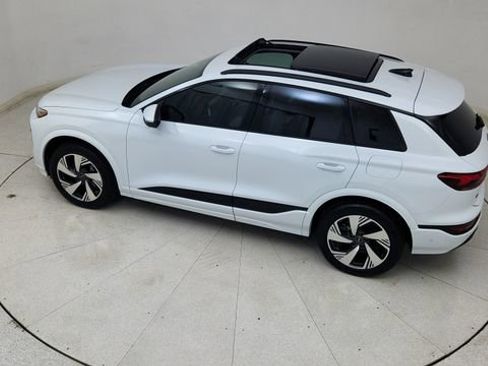 Used 2025 Audi Q6 e-tron Premium Plus image 78