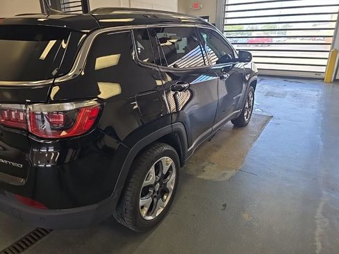 Used 2018 Jeep Compass Limited w/ Navigation Group AWD/4WD image 3