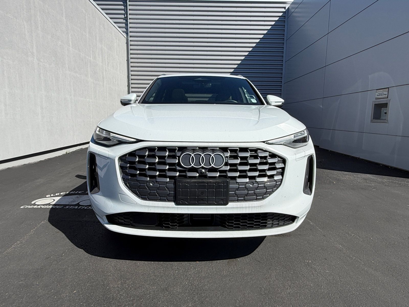 Used 2025 Audi Q5 Premium Plus w/ Premium Plus AWD/4WD image 6